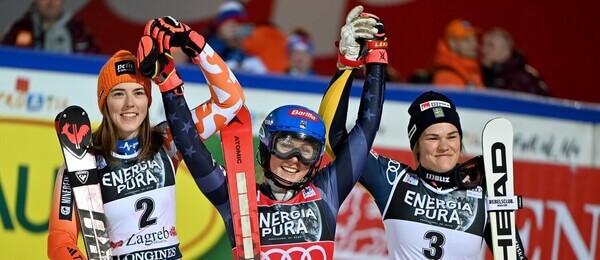 Z ľava: Petra Vlhová, Mikaela Shiffrin, Anna Swenn Larsson - Zdroj Profimedia