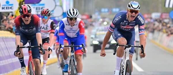 Mathieu Van Der Poel a jeho víťazná radosť na Ronde v roku 2022 - Zdroj Kenny Verfaillie, Profimedia
