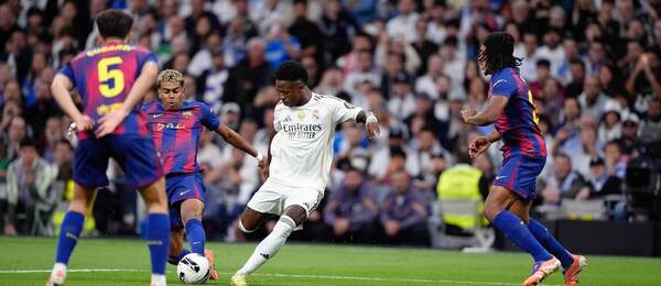 Vinícius Junior sa snaží presadiť medzi hráčmi Barcelony