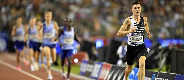 Jakob Ingebrigtsen uniká svojim súperom