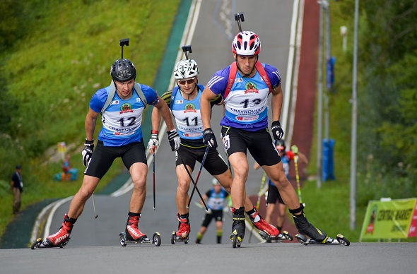 Letný biatlon na kolieskových lyžiach - Zdroj Julia_Sadykova, Shutterstock.com