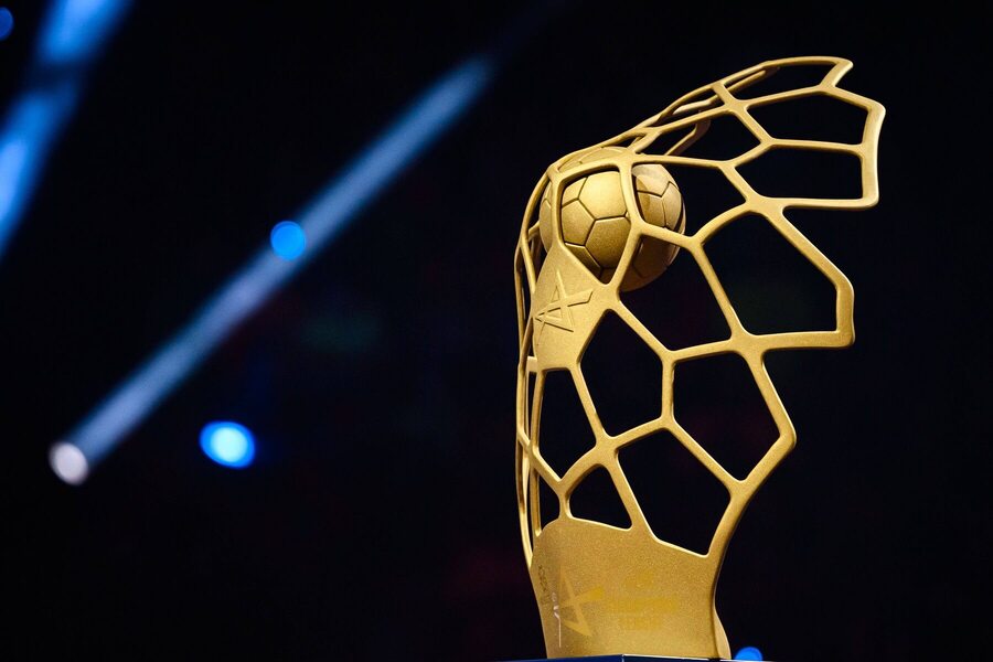 Trofej za&nbsp;víťazstvo v&nbsp;Lige majstrov v&nbsp;hádzanej mužov