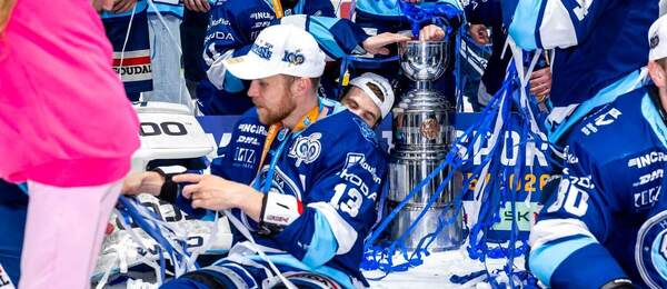 Titul v Tipsport lige budú obhajovať hokejisti HK Nitra.