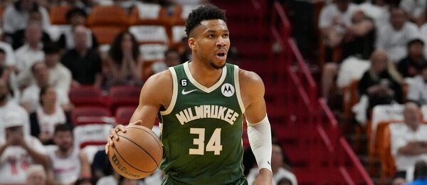 Giannis Antetokounmpo (Milwaukee Bucks)