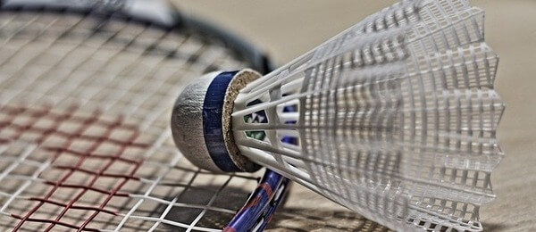 Bedminton, raketa a košík - Zdroj Pixabay.com