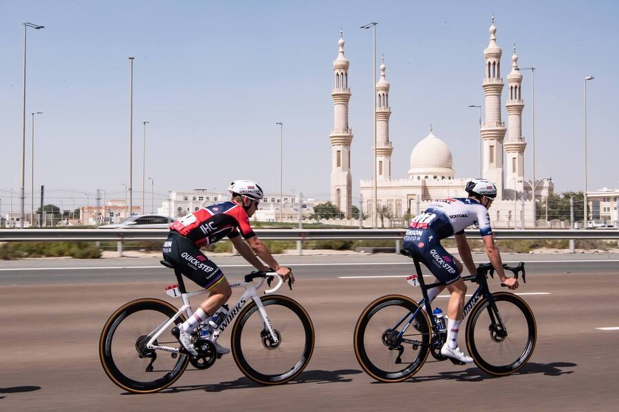 Panoráma jednej z etáp UAE Tour