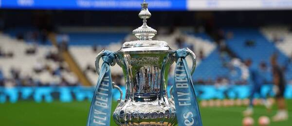 Emirates FA Cup, trofej