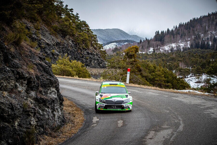 Škoda Fabia EVO (RC2 Rally2) na Rally Monte Carlo 2021 - Zdroj GrÃ©gory Lenormand / DPPI, Profimedia