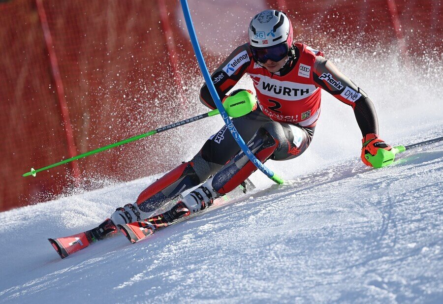 Henrik Kristoffersen na trati v Ga-Pa - Zdroj Angelika Warmuth/dpa, Profimedia