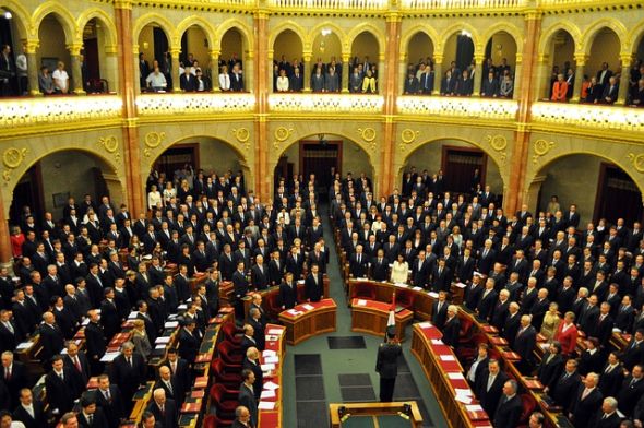 Maďarský parlament - Zdroj Pixabay.com