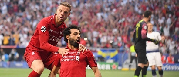 Jordan Henderson a Mohamed Salah (Liverpool FC)