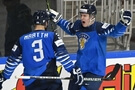 Hokej, Finsko, Olli Määttä a Anton Lundell, MS 2021 - Zdroj ČTK, imago sportfotodienst, Jussi Nukari via www.imago-imagesde