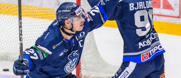 Útočníci HK Poprad Adam Cracknell a Peter Bjalončík.