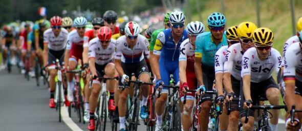 Cyklistika, UCI WorldTour, pelotón - Zdroj Rob Wingate, Unsplash.com
