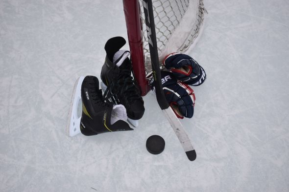 Hokej, vybavenie - Zdroj Mariah Hawines, Unsplash.com