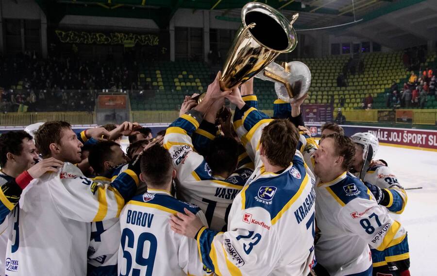 Hokejisti HC 19 Humenné, víťazi Slovakia Cupu 2022 - Zdroj Profimedia