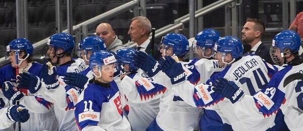 Radosť na striedačke Slovenska U20 - Zdroj Jason Franson/The Canadian Press via AP, Profimedia