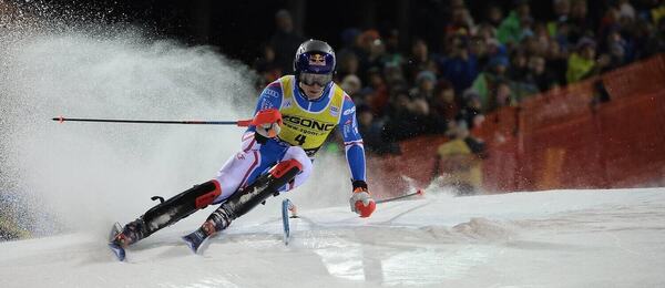 Clement Noel počas nočného slalomu Clement Noel počas nočného slalomu