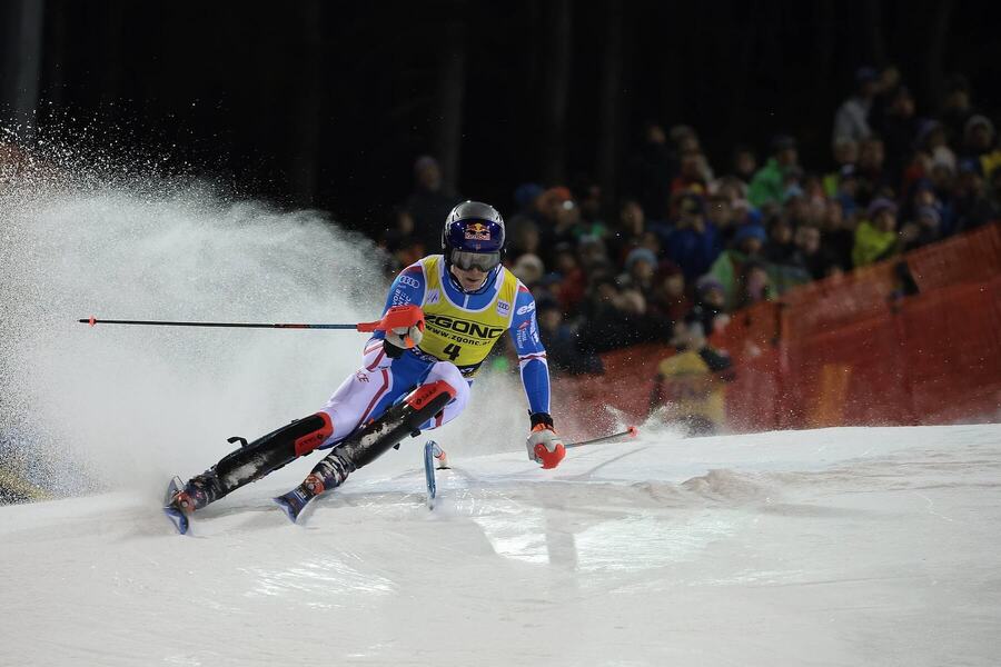 Clement Noel počas nočného slalomu