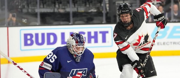 Ľadový hokej, ženy, USA vs. Kanada - Zdroj Profimedia