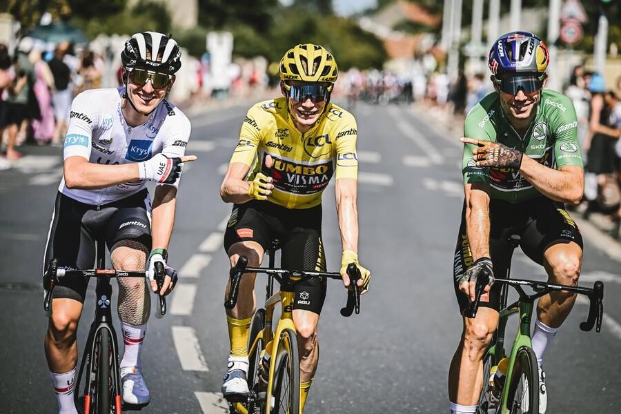 Tour de France 2022, z ľava Tadej Pogačar, Jonas Vingegaard, Wout van Aert - Zdroj Profimedia