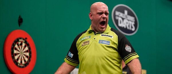 Michael van Gerwen na turnaji v New Yorku - Zdroj Profimedia