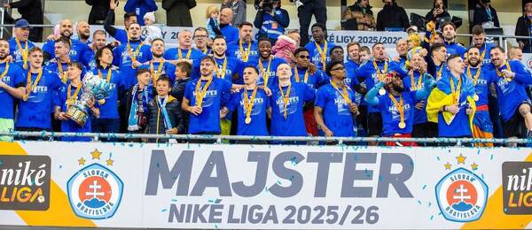 ŠK Slovan Bratislava oslavuje titul v sezóne 2025/2026