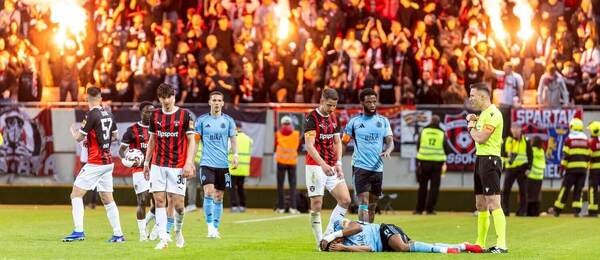 Búrlivá atmosféra na zápase Trnava vs. Slovan