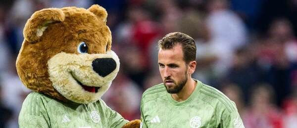 Maskot Bayernu Mníchov Berni a Harry Kane - Zdroj Tom Weller/dpa, Profimedia