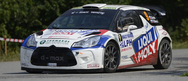 Na snímke slovenská posádka Igor Drotár – Vladimír Bánoci (Drotár Autosport) na automobile Citroen DS3 WRC počas rýchlostnej skúšky 41. Rally Košice v Herľanoch 16. augusta 2015.