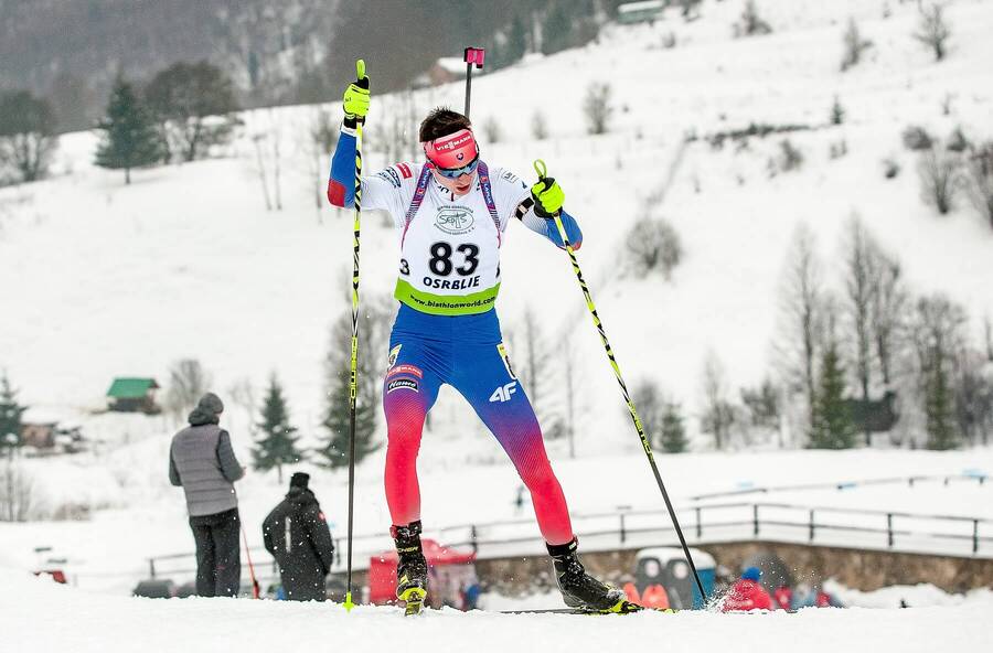 Lukáš Ottinger počas šprintu juniorov na 10 km na MS juniorov a kadetov v biatlone v Osrblí 2019 - Zdroj Profimedia