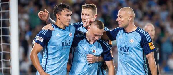 Dávid Strelec, Nino Marcelli, Jaba Kankava, v pozadí Juraj Kucka (Slovan Bratislava)