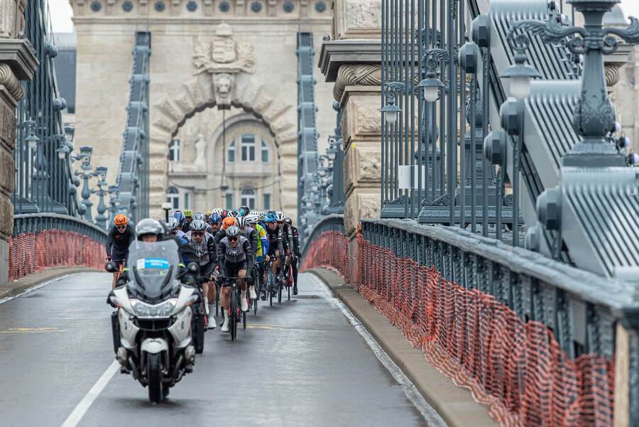 Momentka z poslednej etapy v Budapešti na Okolo Maďarska 2023