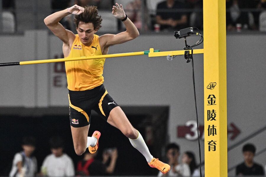 Armand Duplantis počas Diamantovej ligy v&nbsp;Šanghaji 2025.