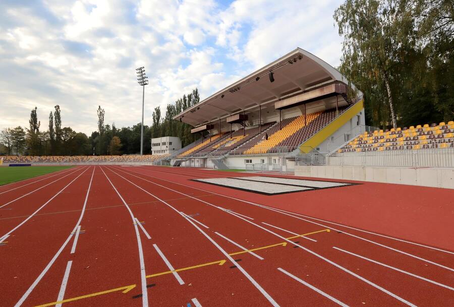 Atletický štadión SNP Vojenského športového centra Dukla Banská Bystrica na Štiavničkách