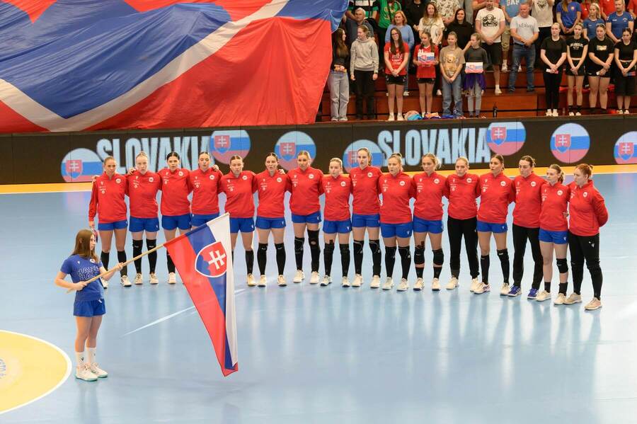 Slovenky pred reprezentačným zápasom v hádzanej