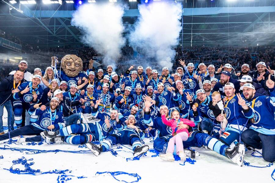 Hokejisti Nitry sa stali majstrom Slovenska v&nbsp;roku 2026.