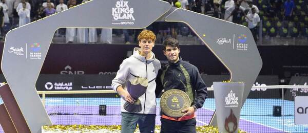 Finalisti 1. ročníka Six Kings Slam: vľavo víťaz Jannik Sinner, vpravo Carlos Alcaraz