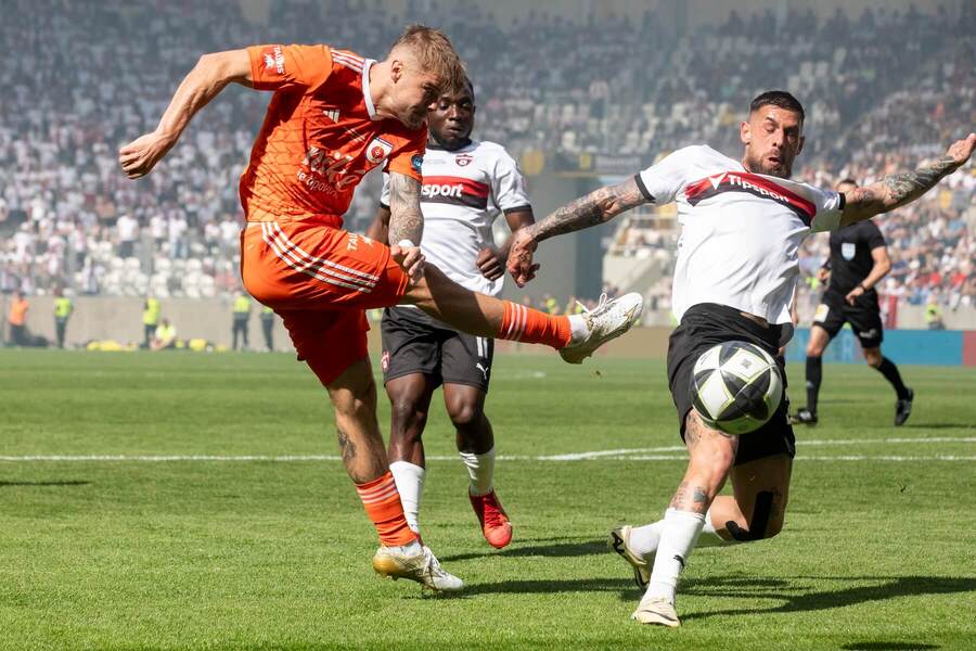 Momentka z finále Slovnaft Cupu 2023/2024 medzi MFK Ružomberok a FC Spartak Trnava.