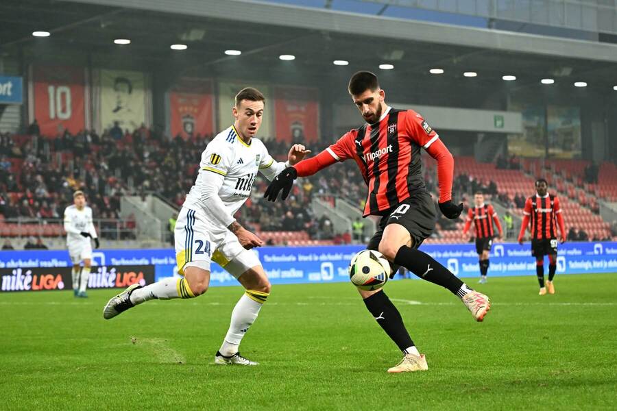 Zeljković strieľa okolo Kružliaka.