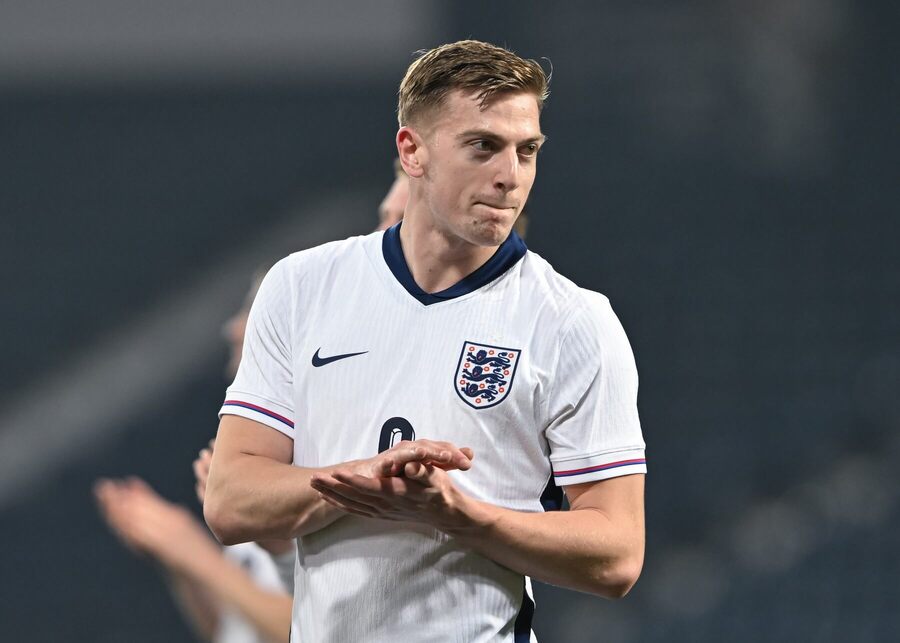 Angličan Liam Delap je jednou z hlavných hviezd EURO U21 2025.