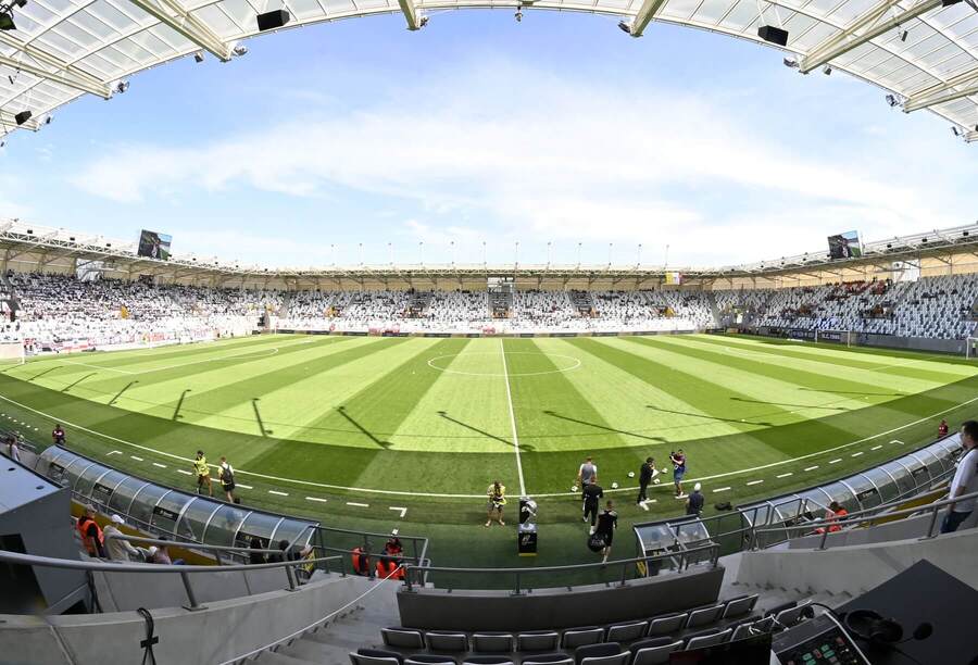 Košická futbalová aréna pred finále Slovenského pohára 2023/2024.
