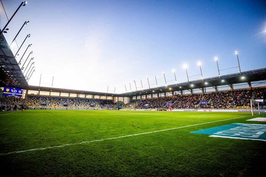 Futbalový štadión MOL Aréna v Dunajskej Strede