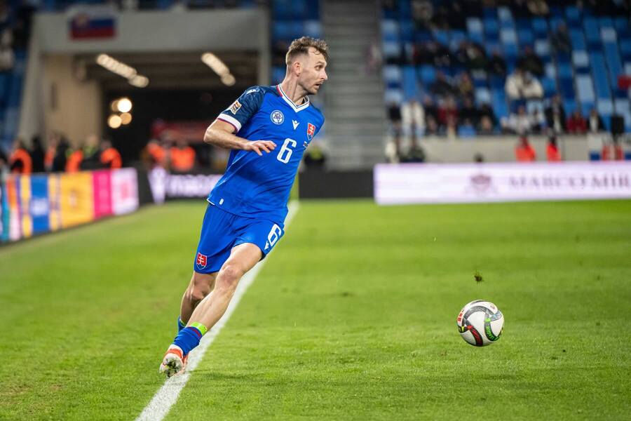 Slovenský obranca Norbert Gyömbér