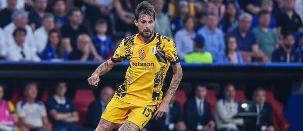 Obranca Interu Miláno Francesco Acerbi