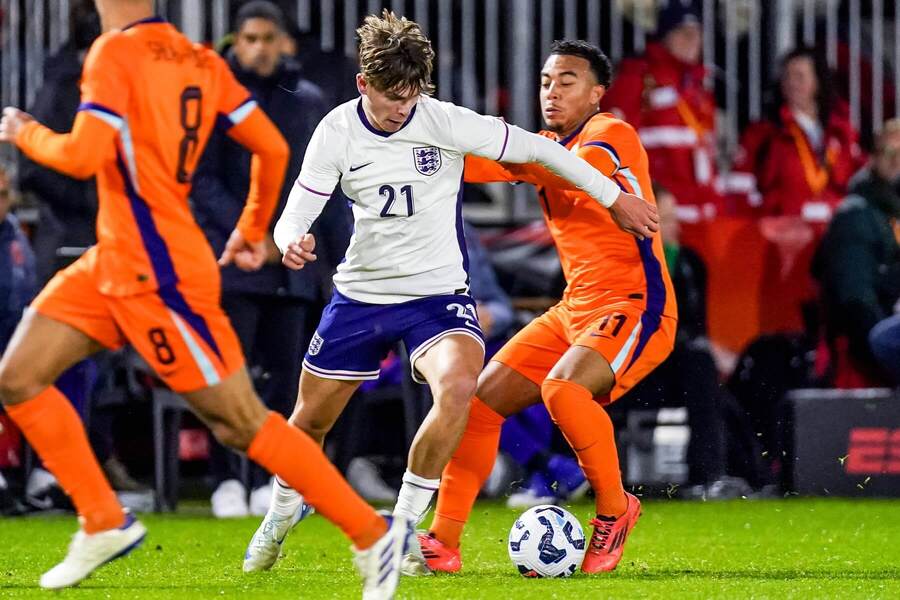 Anglicko U21 vs. Holandsko U21 v novembrovom priateľskom zápase.