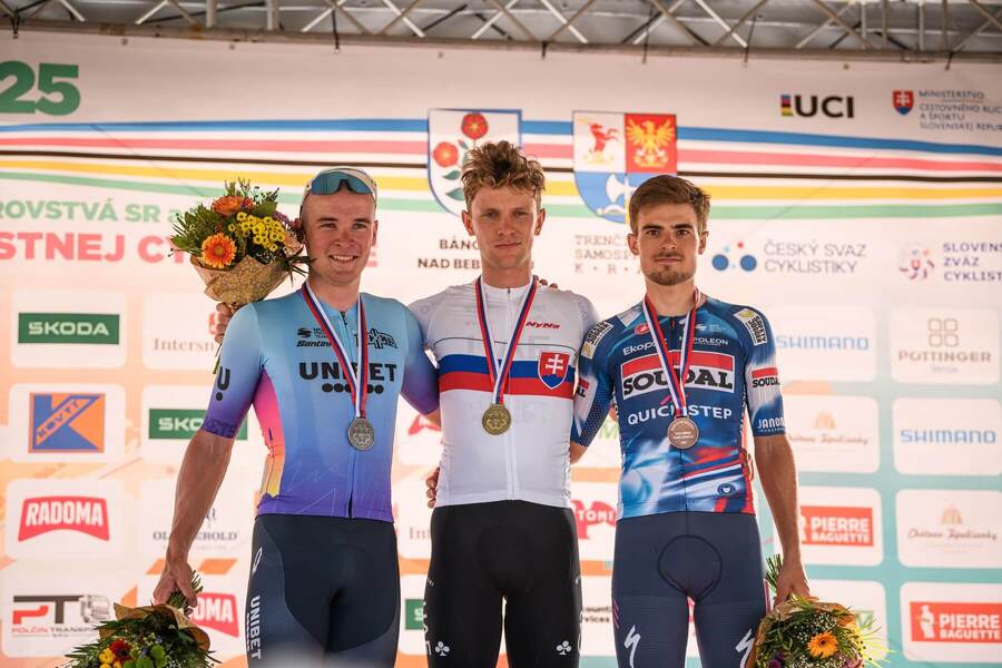 Lukáš Kubiš, Matthias Schwarzbacher, Martin Svrček; pódium časovky jednotlivcov, MSR 2025