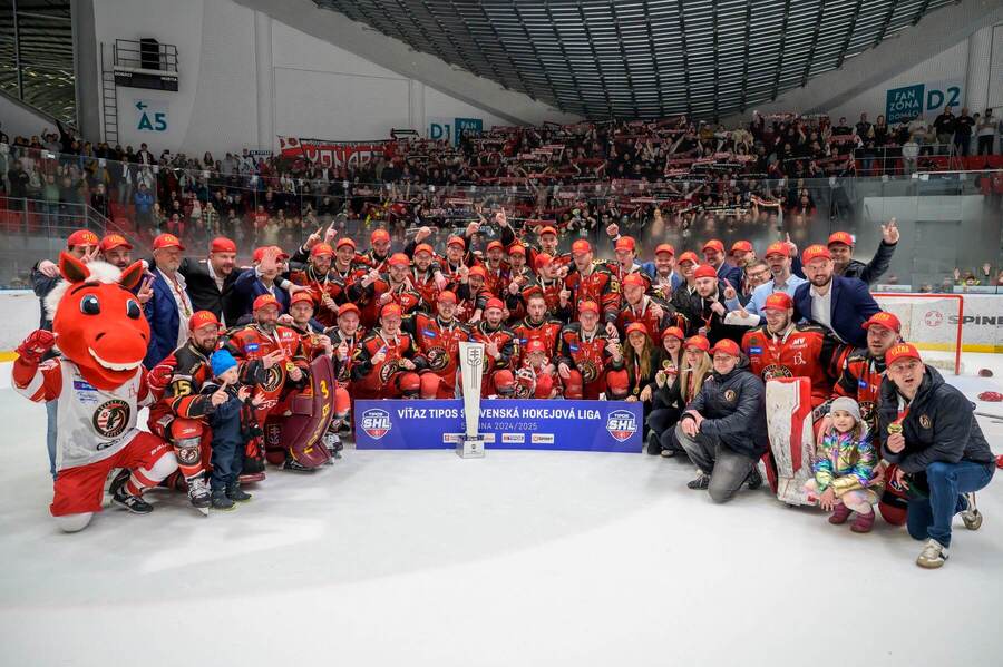 HC Prešov po postupe do Tipsport ligy.
