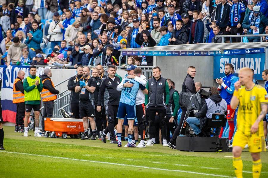 Striedačka ŠK Slovan Bratislava.