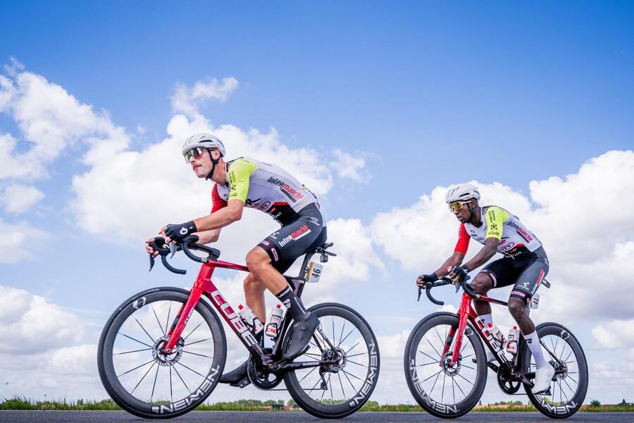 Jonas Rutsch a Biniam Girmay, jazdci Intermarché-Wanty na Tour de France 2025